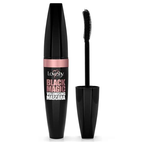 Elevate Your Beauty Game with Enchanting Wand's Black Magic Mascara